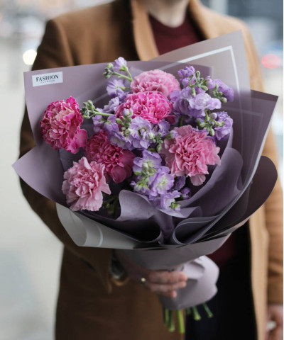 Маттиола и диантусы в букете "Лавандовый лёд" №5442