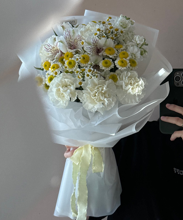 «Утро в солнечном саду» авторский букет с ромашками №8763