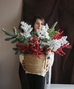 Интерьерная композиция "Подарков много не бывает" фото 1  от интернет-магазина FASHION FLOWERS