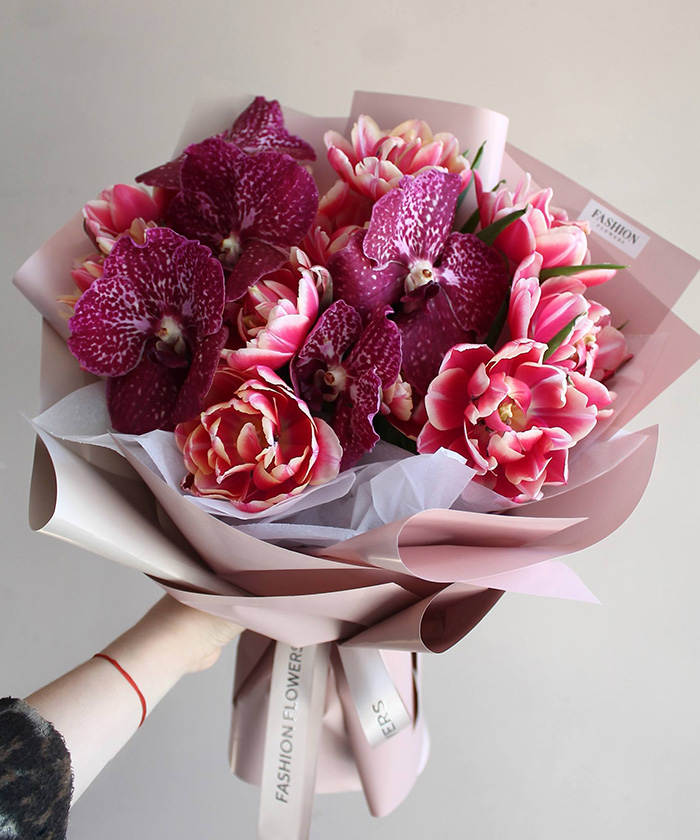 Орхидея Ванда и пионовидные тюльпаны Коламбус №7658