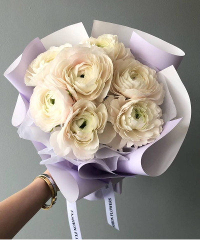 Кремовые ранункулюсы 7 шт. №6785