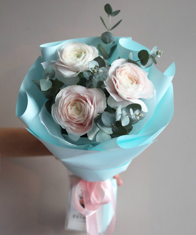 Розовые ранункулюсы Леди с эвкалиптом №2751