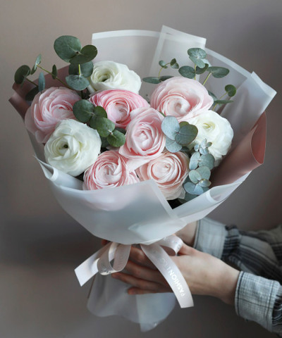 9 ранункулюсов в букете "Весенняя мелодия" №2894