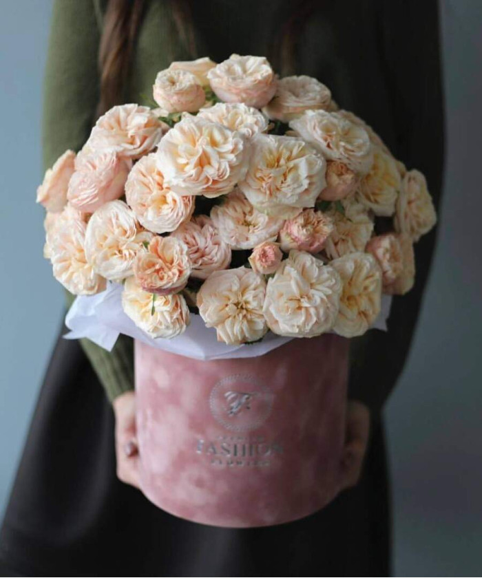 Ванильные кустовые розы №8744