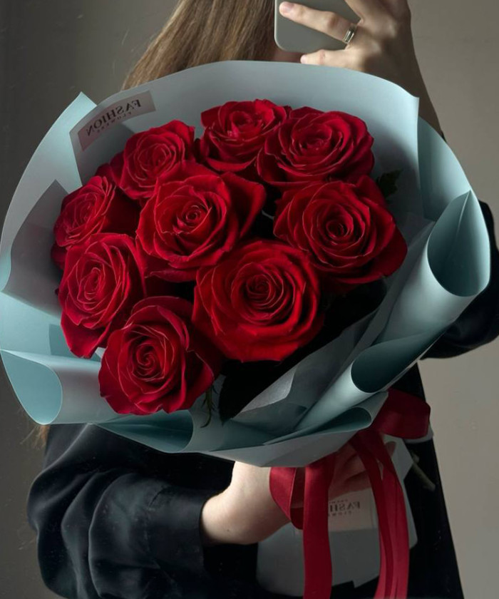 9 красных роз Эксплорер №4365
