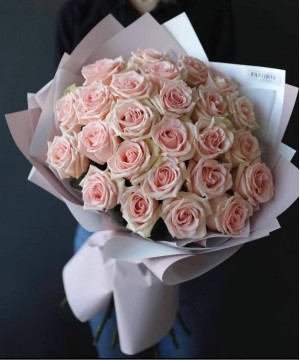 25 розовых роз Салма №1009