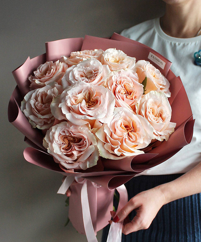 11 лососевых роз Шиммер №4467