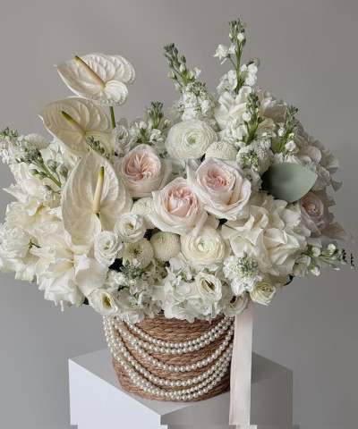 "Сады Флоренции" Авторская корзина в бело-кремовых оттенках №6556