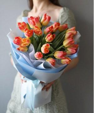 "Рассвет" букет из 25 тюльпанов №7931 фото 1  от интернет-магазина FASHION FLOWERS