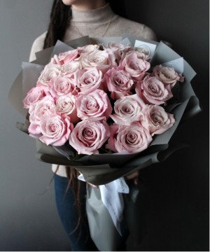 25 нежно-розовых роз Файт №2661
