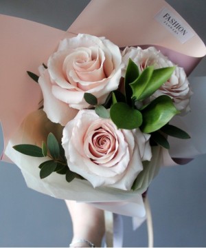3 Бежевые розы №2502 фото 1  от интернет-магазина FASHION FLOWERS