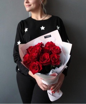 11 красных роз №3129 фото 1  от интернет-магазина FASHION FLOWERS