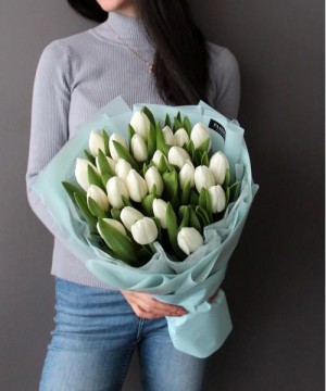 "Безупречность" букет из 25 белых тюльпанов №3141 фото 1  от интернет-магазина FASHION FLOWERS