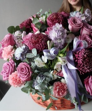 Корзина с цветами "Эмили" №50214 фото 2  от интернет-магазина FASHION FLOWERS