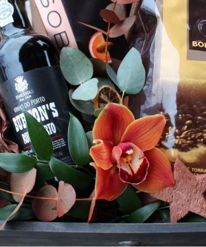 Подарочный набор с вином и кофе №3250 фото 2  от интернет-магазина FASHION FLOWERS