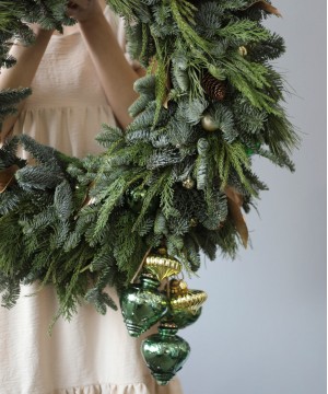 Рождественский венок "Волшебный вечер" фото 1  от интернет-магазина FASHION FLOWERS